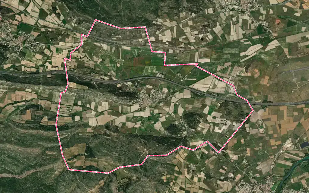 Vue satellite de Fontcouverte avec ses contours administratifs