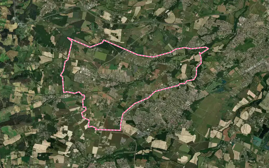 Vue satellite de Fontenilles avec ses contours administratifs