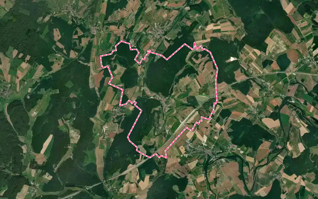 Vue satellite de Fontenois-lès-Montbozon avec ses contours administratifs