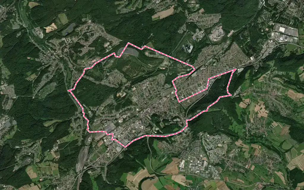 Vue satellite de Forbach avec ses contours administratifs