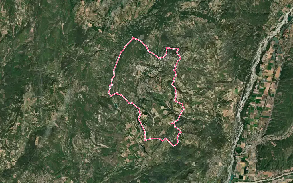 Vue satellite de Forcalquier avec ses contours administratifs