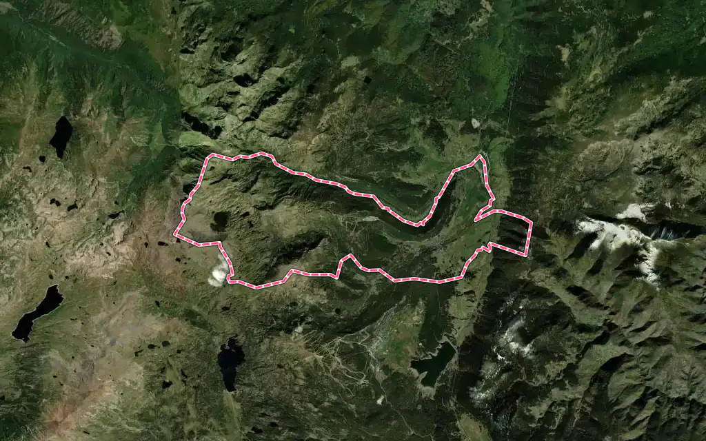 Vue satellite de Formiguères avec ses contours administratifs