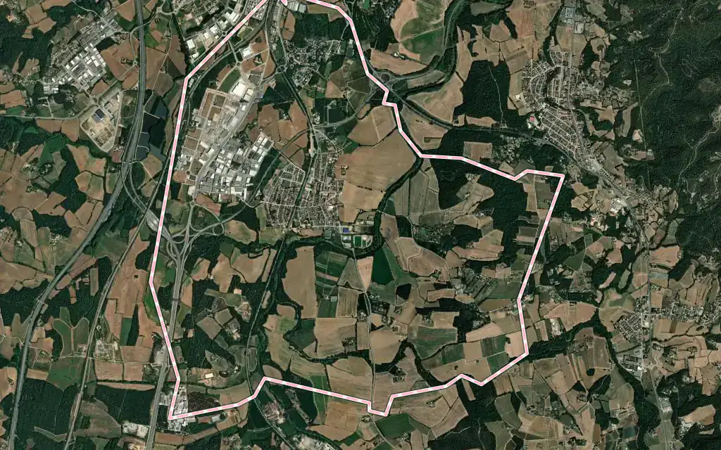 Vista satélite de Fornells de la Selva con su contorno administrativo