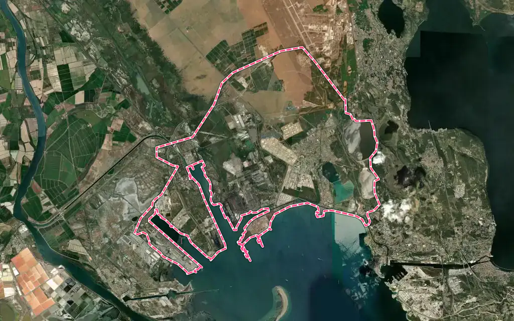 Vue satellite de Fos-sur-Mer avec ses contours administratifs