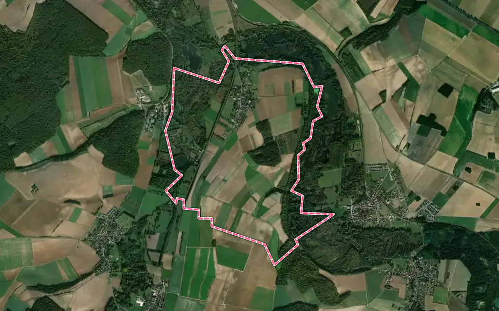 Vue satellite de Fouencamps avec ses contours administratifs