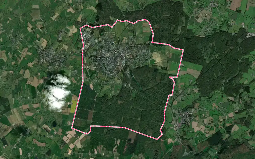 Vue satellite de Fourmies avec ses contours administratifs