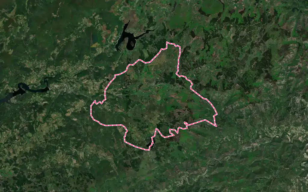 Vue satellite de Fraisse-sur-Agout avec ses contours administratifs