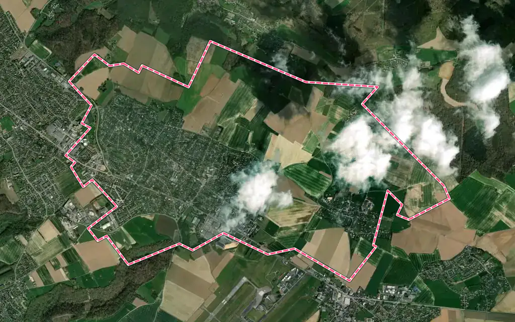 Vue satellite de Franqueville-Saint-Pierre avec ses contours administratifs