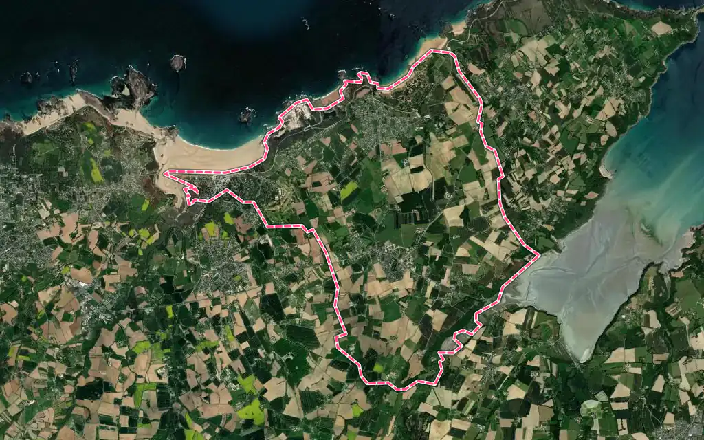 Vue satellite de Fréhel avec ses contours administratifs