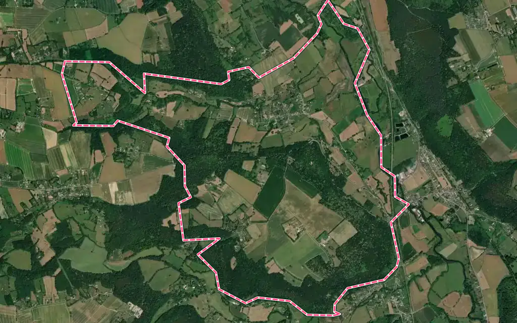 Vue satellite de Freneuse-sur-Risle avec ses contours administratifs