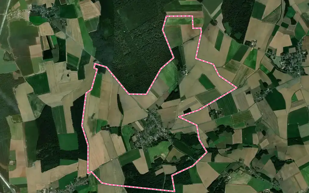 Vue satellite de Fréniches avec ses contours administratifs