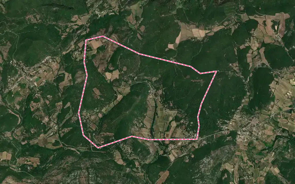 Vue satellite de Fressac avec ses contours administratifs