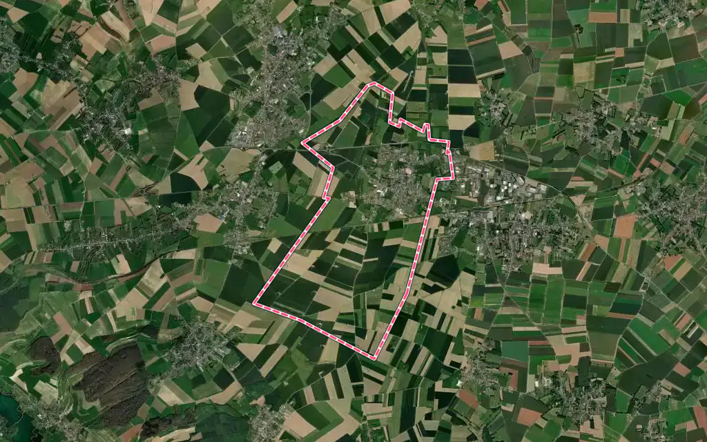 Vue satellite de Fressenneville avec ses contours administratifs