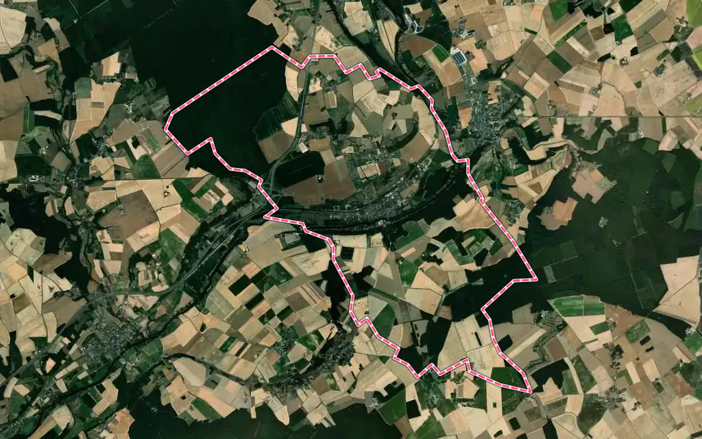 Vue satellite de Fréteval avec ses contours administratifs