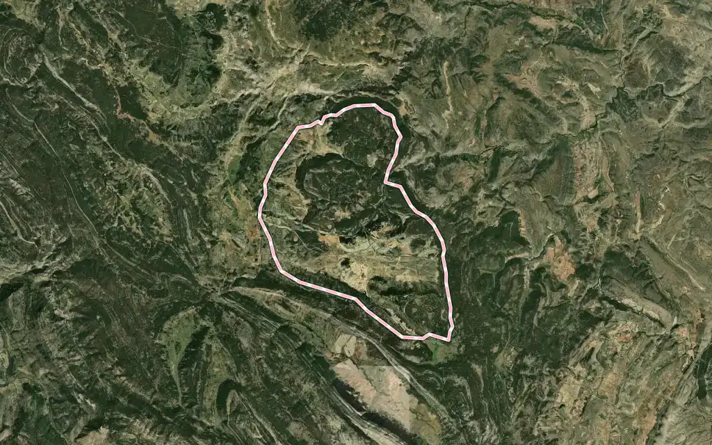 Vista satélite de Frías de Albarracín con su contorno administrativo