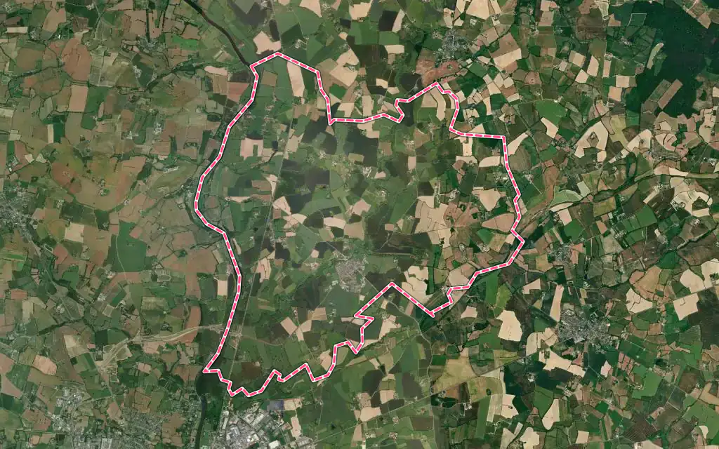 Vue satellite de Fromentières avec ses contours administratifs