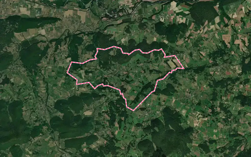 Vue satellite de Ganties avec ses contours administratifs