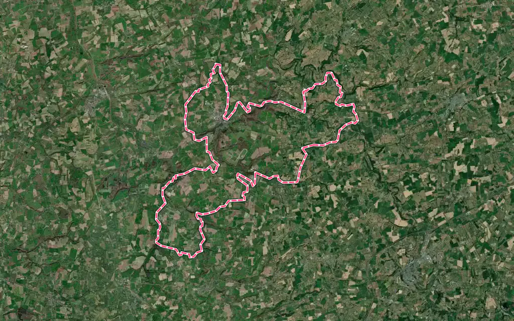 Vue satellite de Gavray-sur-Sienne avec ses contours administratifs