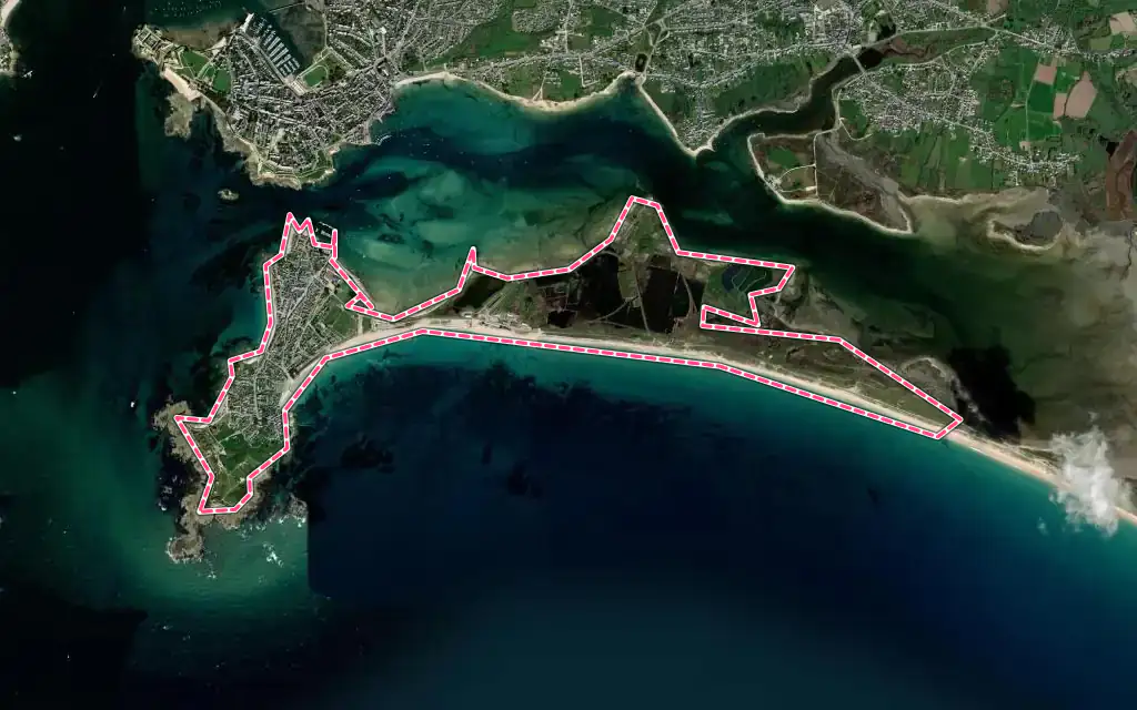 Vue satellite de Gâvres avec ses contours administratifs
