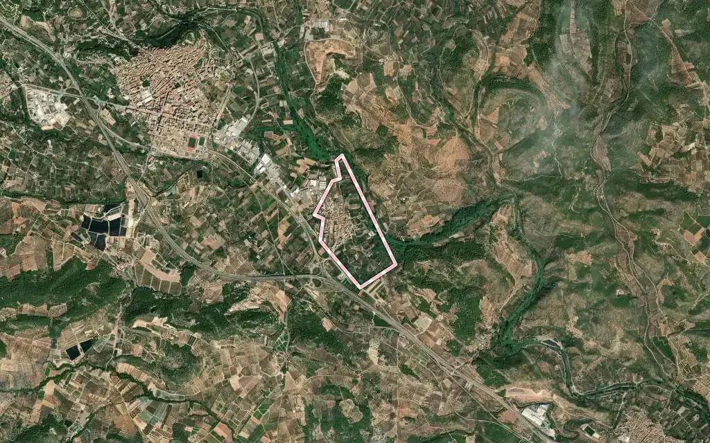 Vista satélite de Geldo con su contorno administrativo