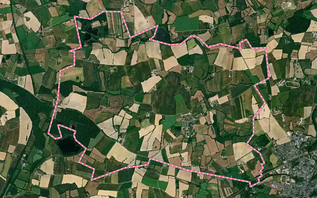 Vue satellite de Gesnes avec ses contours administratifs