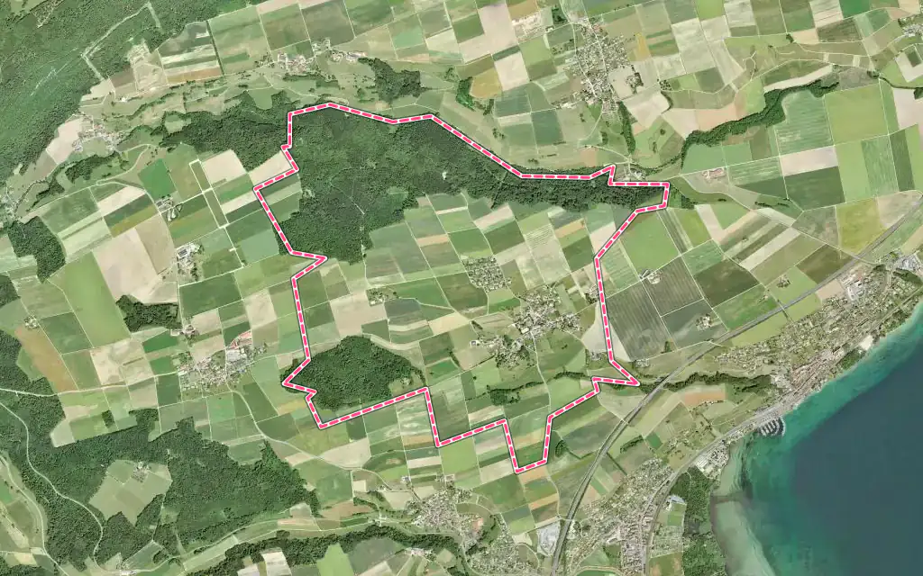 Vue satellite de Giez avec ses contours administratifs
