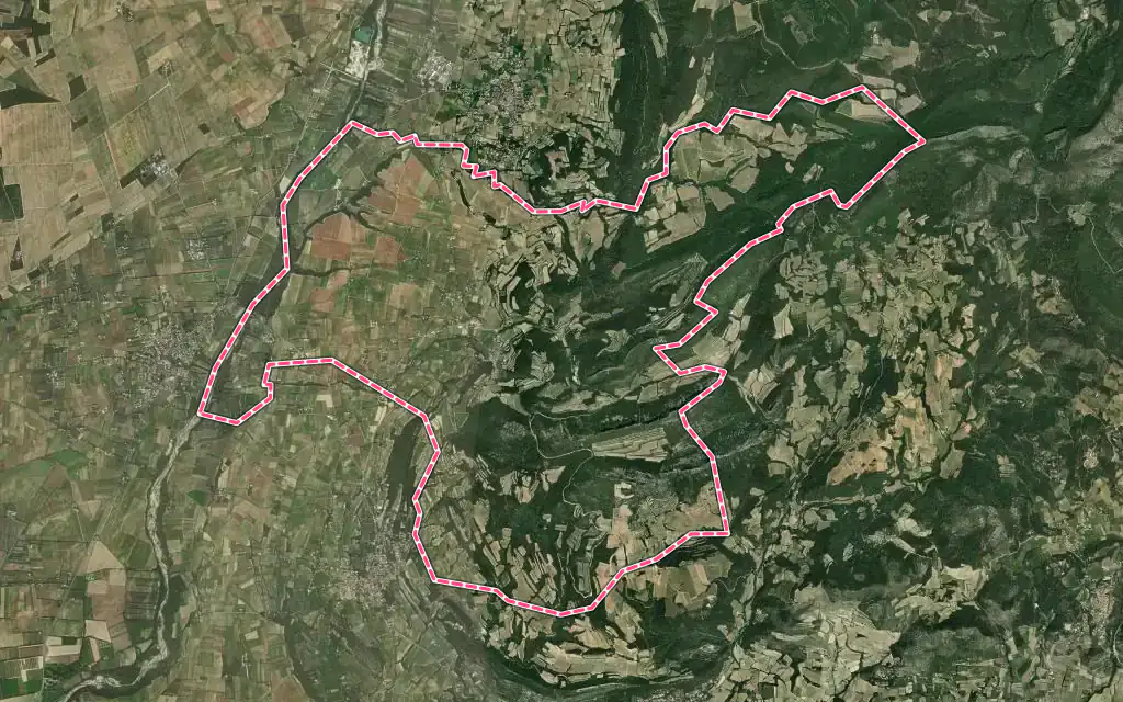 Vue satellite de Gigondas avec ses contours administratifs