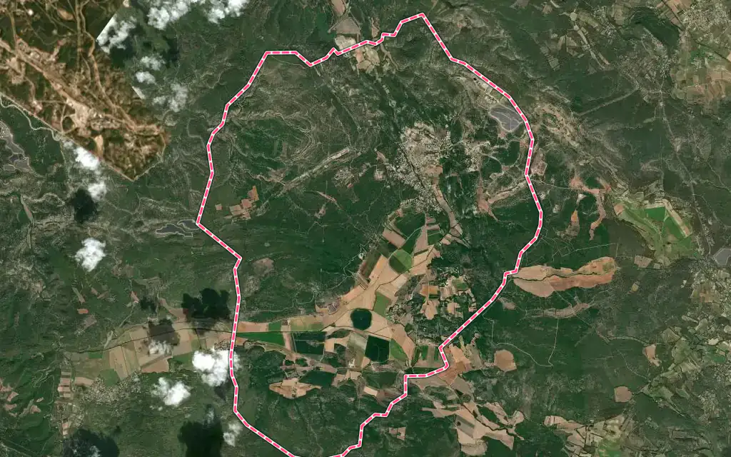 Vue satellite de Ginasservis avec ses contours administratifs