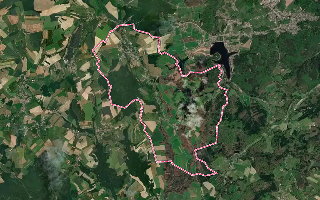 Vue satellite de Girancourt avec ses contours administratifs