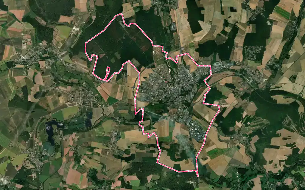 Vue satellite de Gisors avec ses contours administratifs