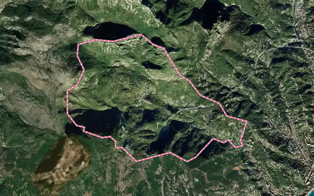 Vue satellite de Gorbio avec ses contours administratifs