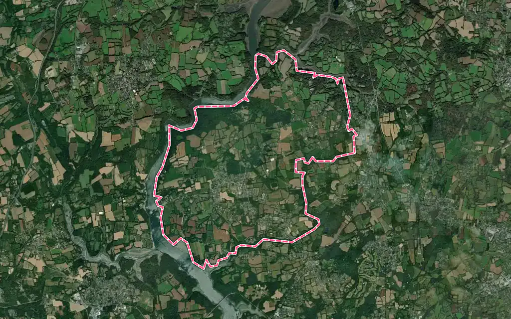 Vue satellite de Gouesnach avec ses contours administratifs