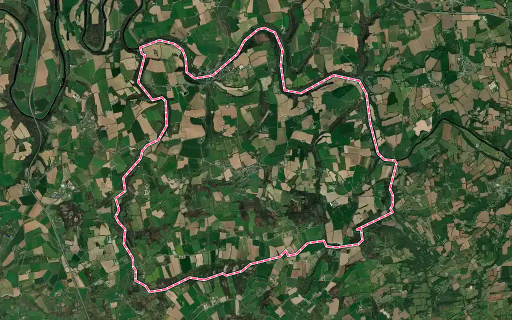 Vue satellite de Gouézec avec ses contours administratifs