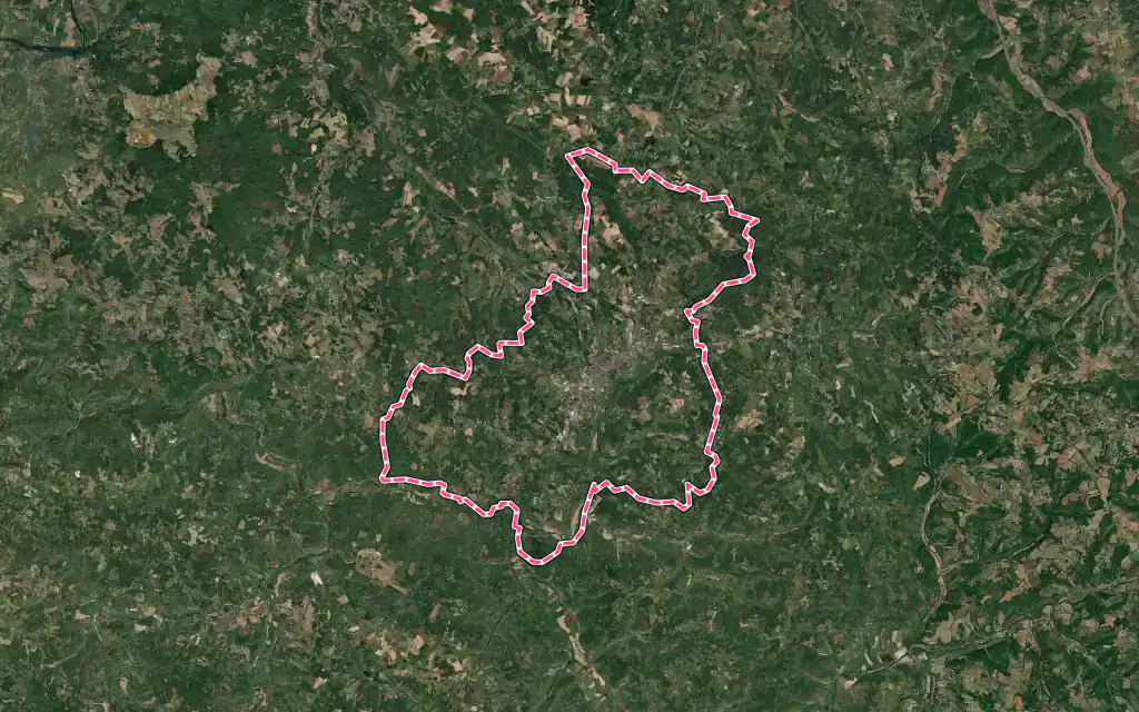 Vue satellite de Gourdon avec ses contours administratifs