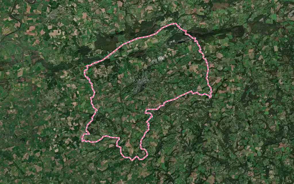Vue satellite de Gourin avec ses contours administratifs