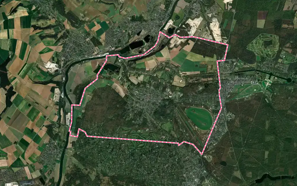 Vue satellite de Gouvieux avec ses contours administratifs