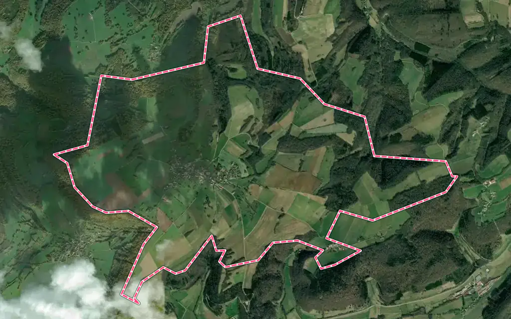 Vue satellite de Goux-lès-Dambelin avec ses contours administratifs