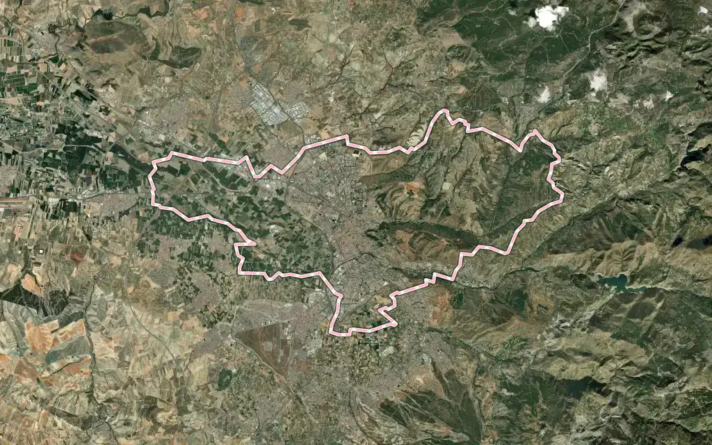 Vista satélite de Granada con su contorno administrativo