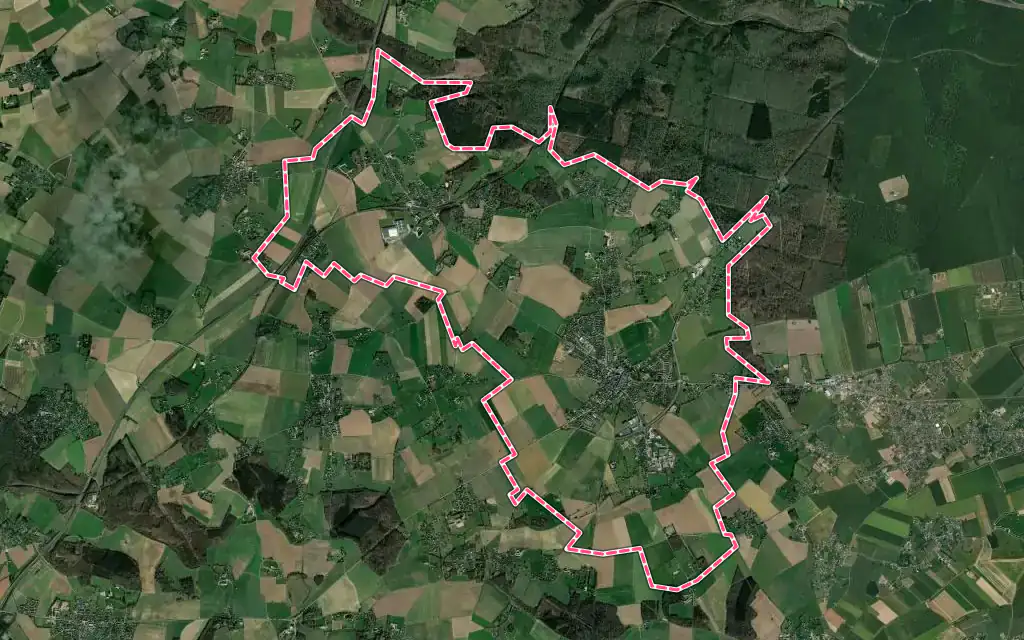 Vue satellite de Grand Bourgtheroulde avec ses contours administratifs