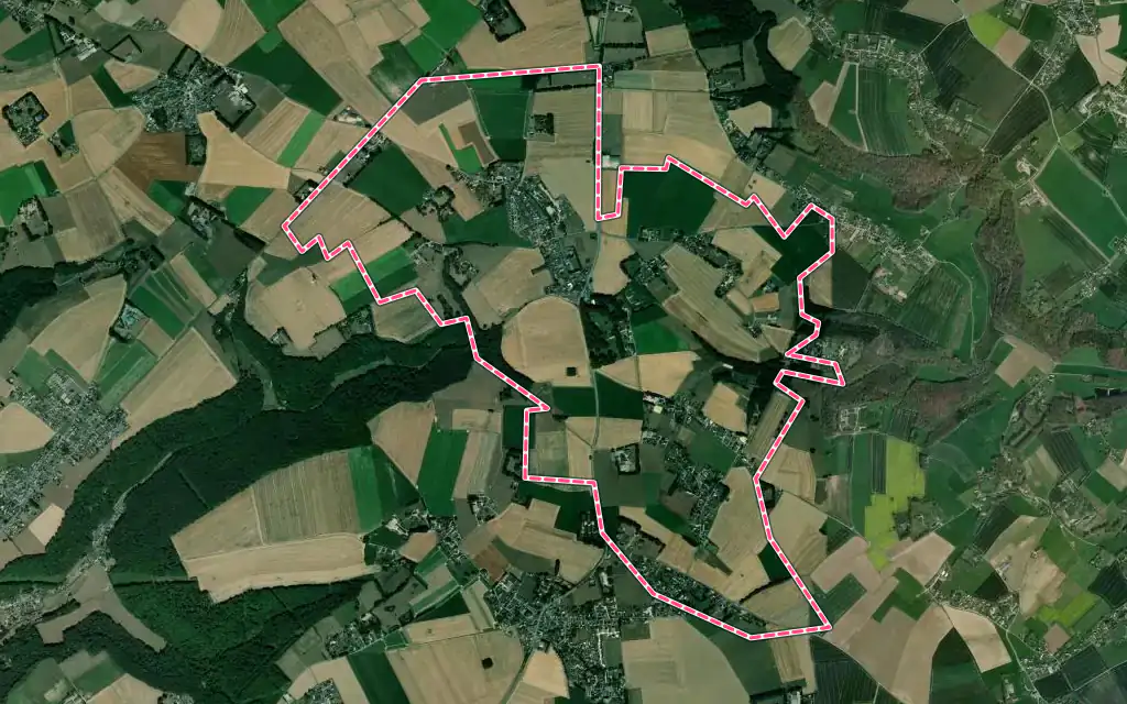 Vue satellite de Grand-Camp avec ses contours administratifs