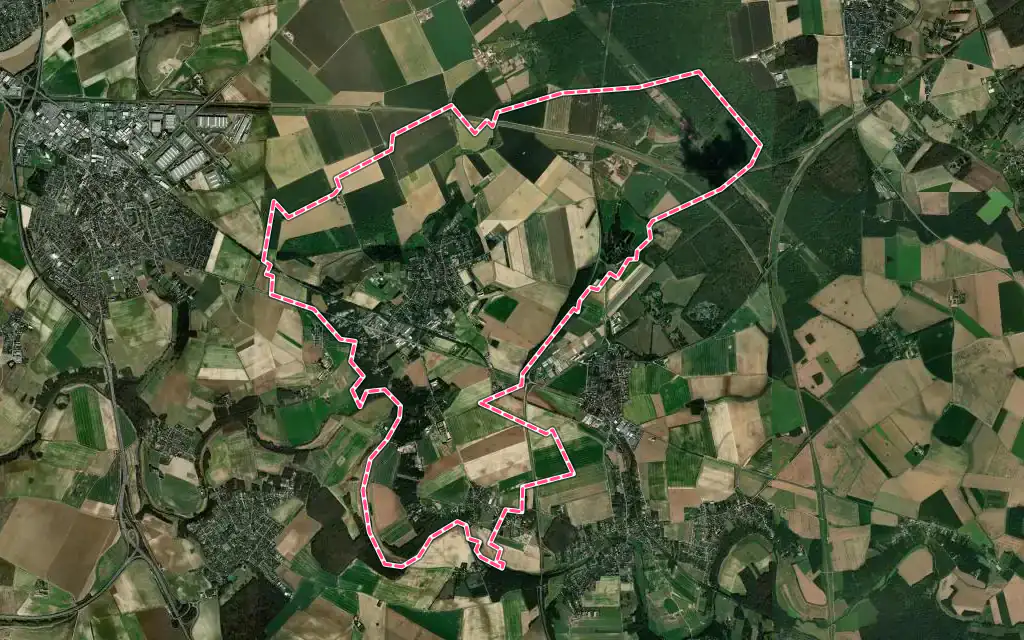Vue satellite de Grisy-Suisnes avec ses contours administratifs