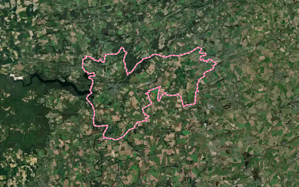 Vue satellite de Guerlédan avec ses contours administratifs