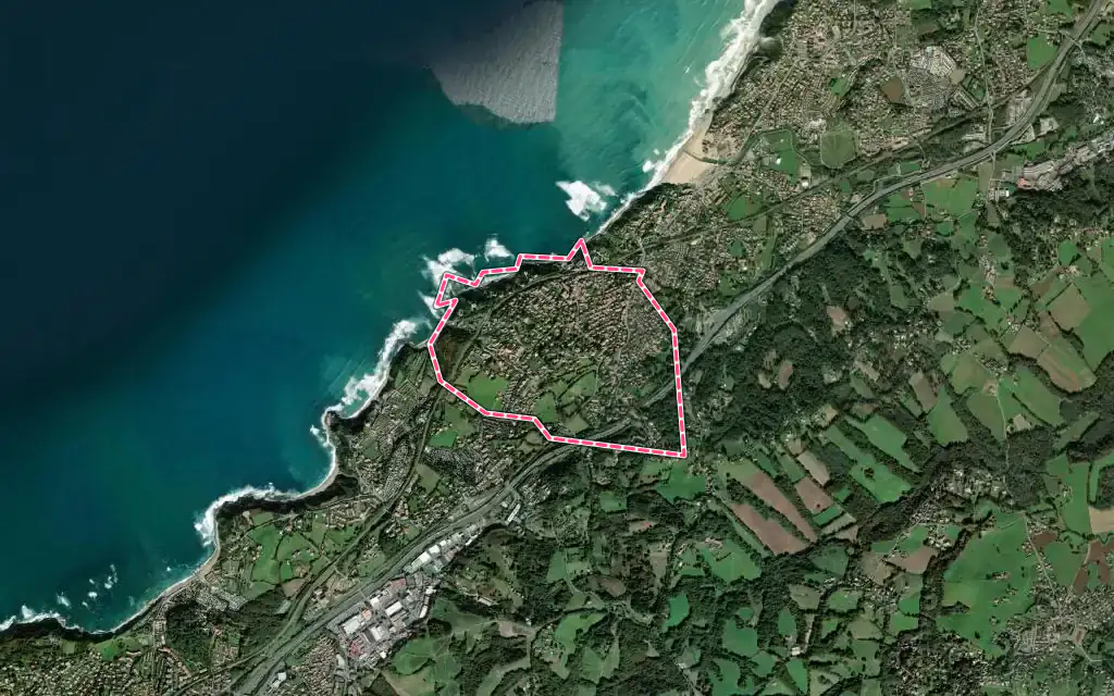 Vue satellite de Guéthary avec ses contours administratifs
