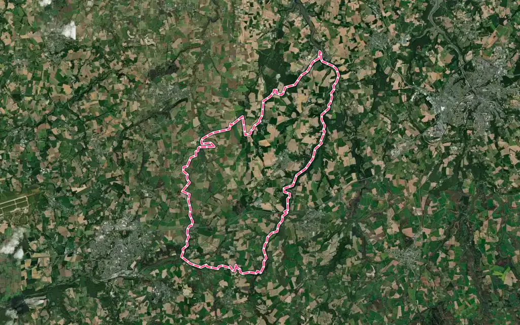 Vue satellite de Guiclan avec ses contours administratifs