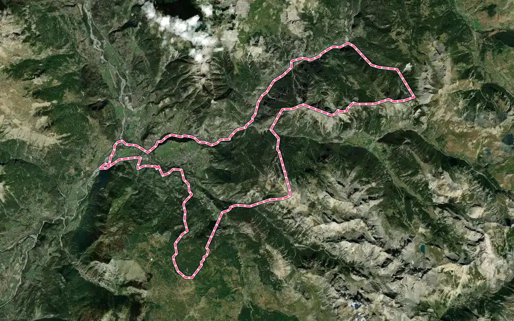 Vue satellite de Guillestre avec ses contours administratifs