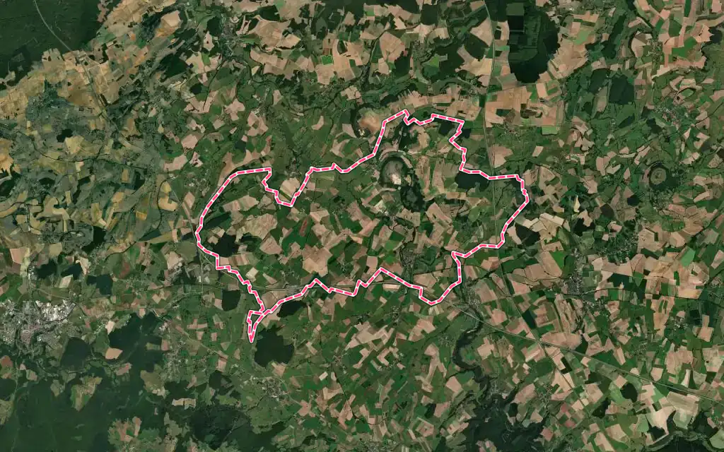 Vue satellite de Guillon-Terre-Plaine avec ses contours administratifs