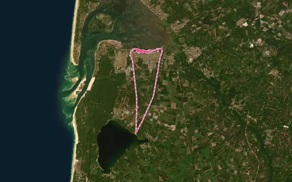 Vue satellite de Gujan-Mestras avec ses contours administratifs