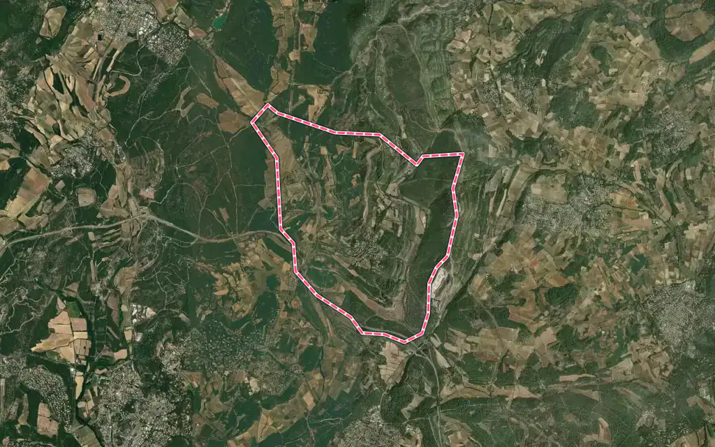 Vue satellite de Guzargues avec ses contours administratifs