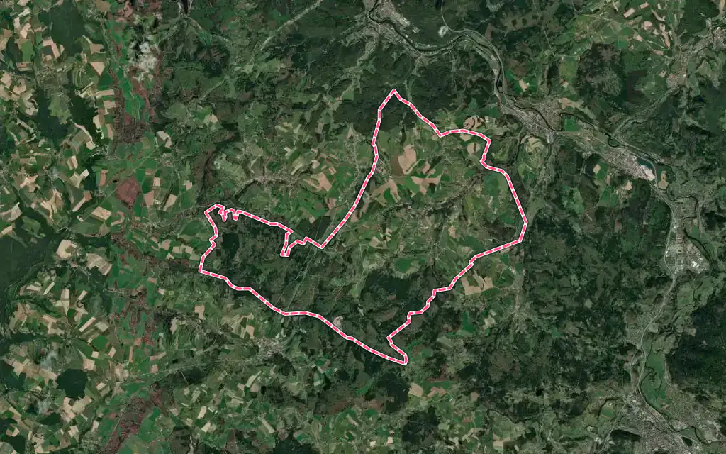 Vue satellite de Hadol avec ses contours administratifs
