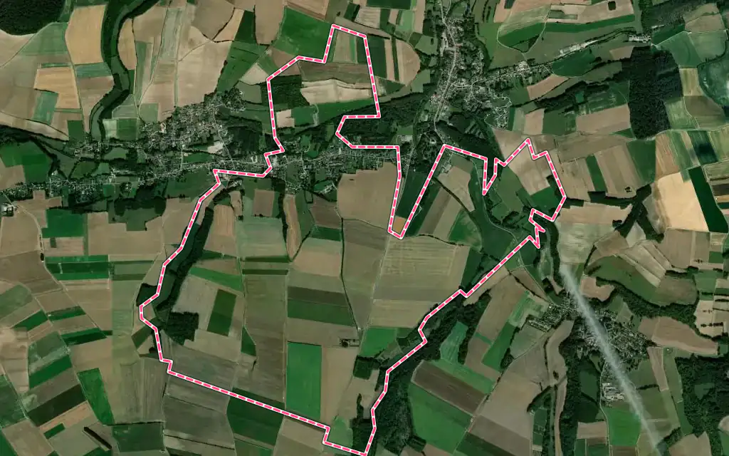 Vue satellite de Halloy-lès-Pernois avec ses contours administratifs